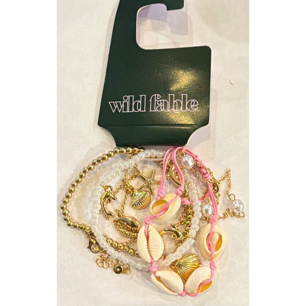 Wild Fable Stackable Beach Seashell Dangle Charm Beaded Bracelet Set NIP